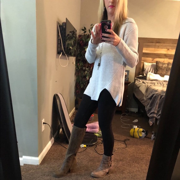 Cabi sweater - Picture 1 of 4